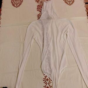 Sheet Turtle neck one piece.